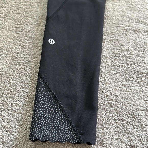 Lululemon Athletica Tight Stuff Black Reflective Dots Scalloped Hem Legg… - Picture 10 of 14